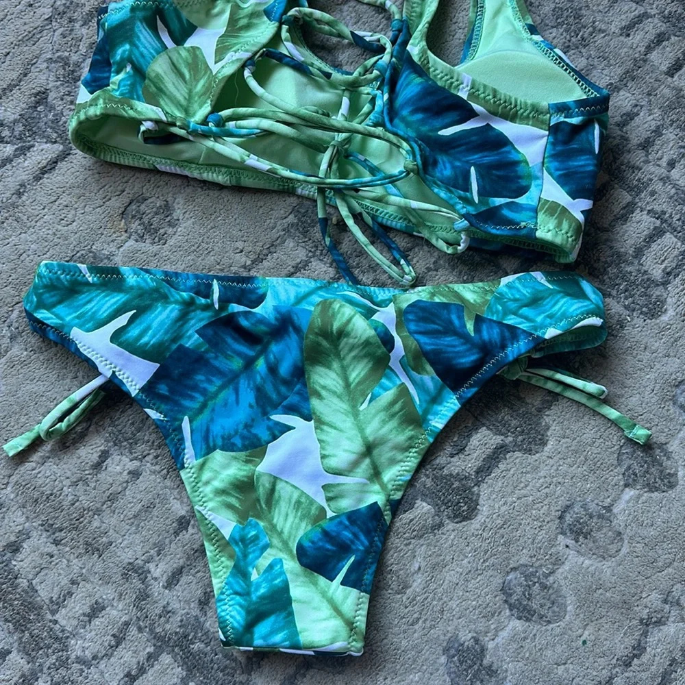 Women’s bathing suit - Picture 3 of 3
